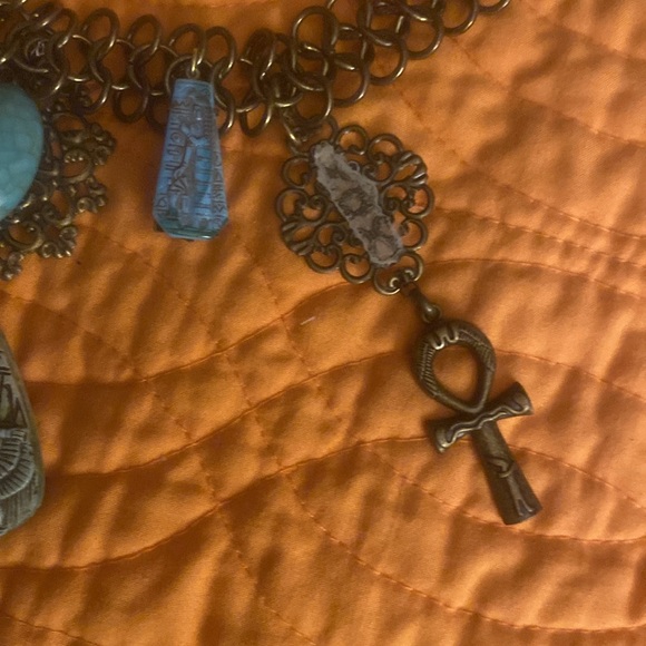 Vintage Moon Goddess Isis Egyptian necklace. It is missing something on top - Picture 3 of 8